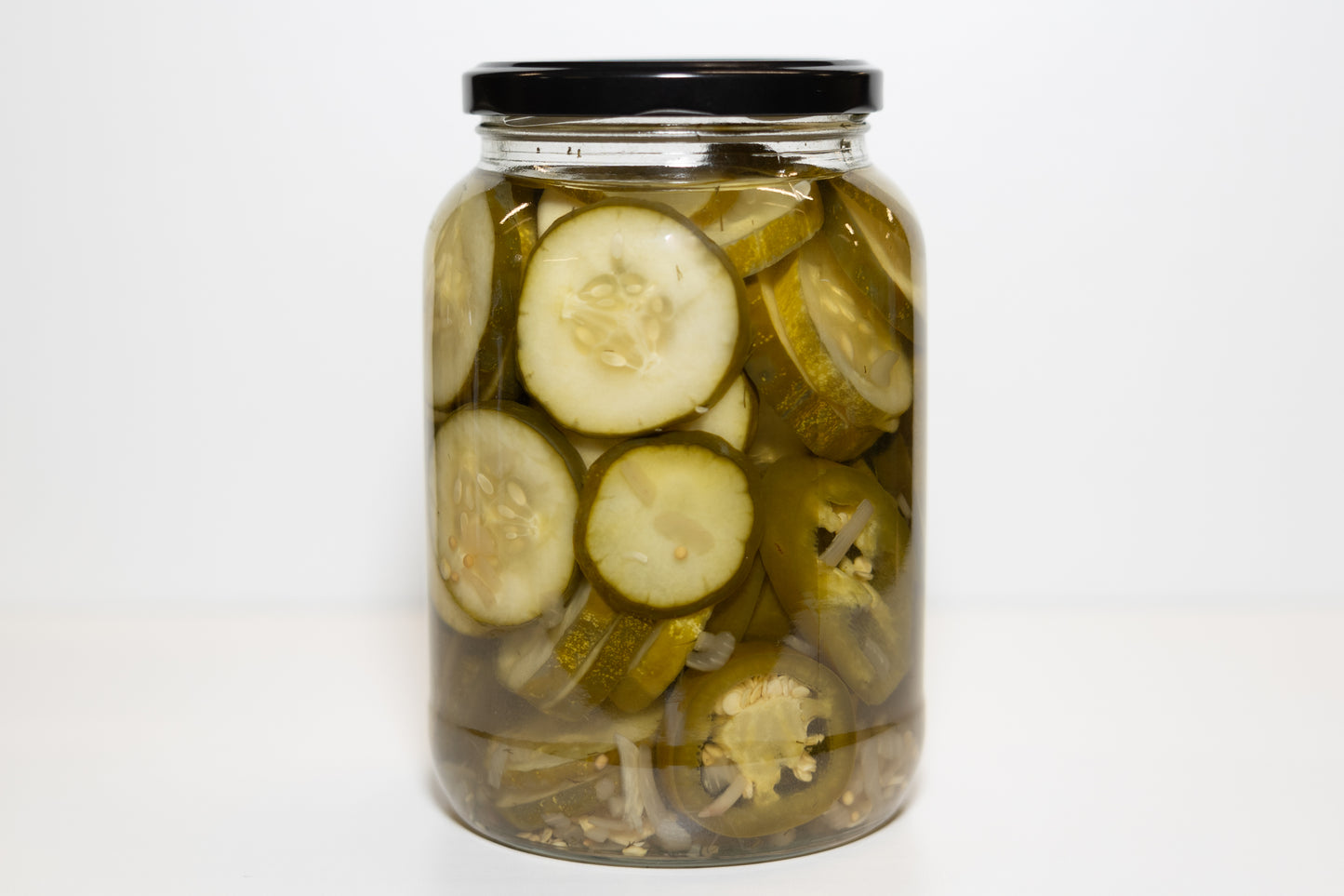 Medium Heat Dill Pickle Slices - 32 oz